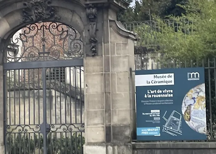 Апартаменты L'oasis Rouennais - Hypercentre - Gare Rive Gauche Руан